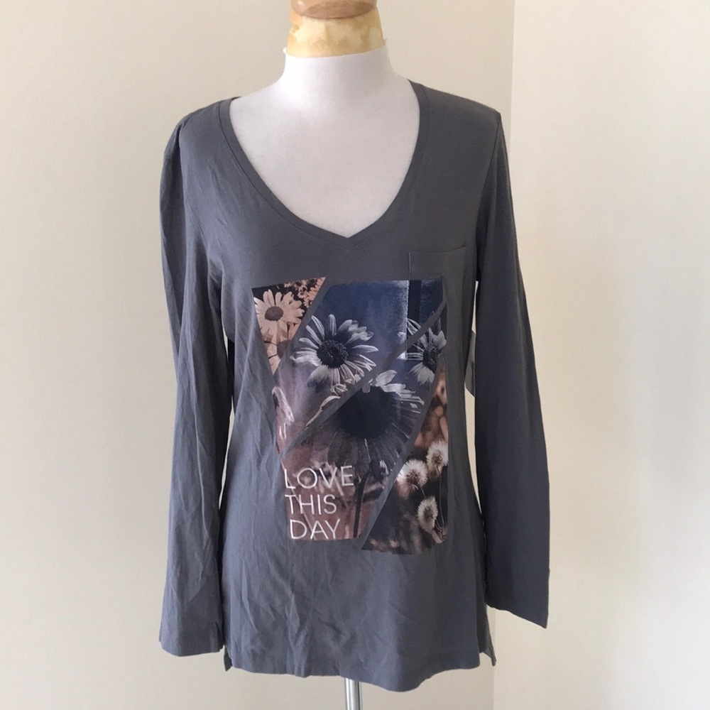 NWT! LIFE IS GOOD size M grey long sleeve v neck pick live flower top